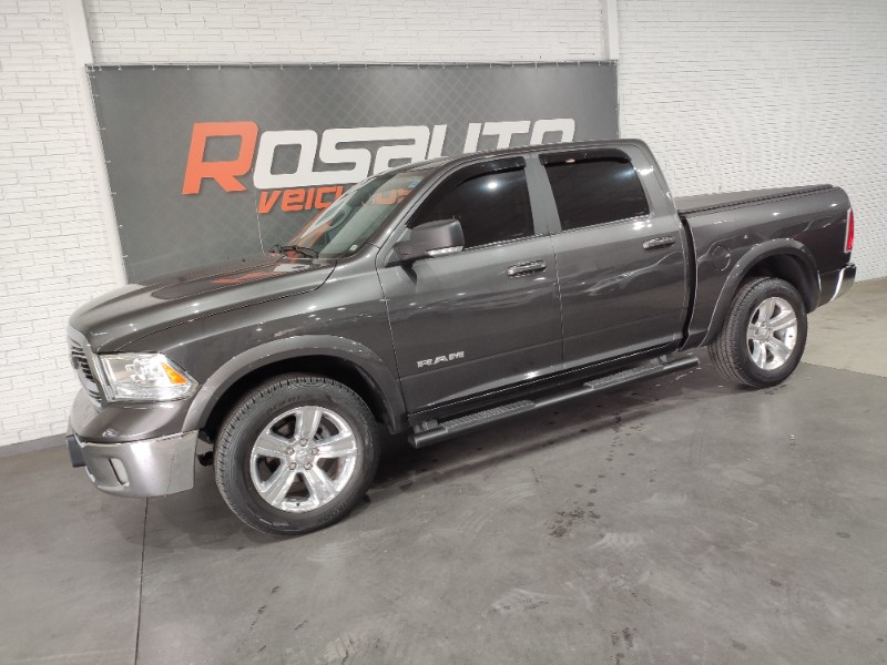 DODGE RAM 5.7 1500 LARAMIE 4X4 V8 2023/2023 ROSAUTO VEÍCULOS VENÂNCIO AIRES / Carros no Vale