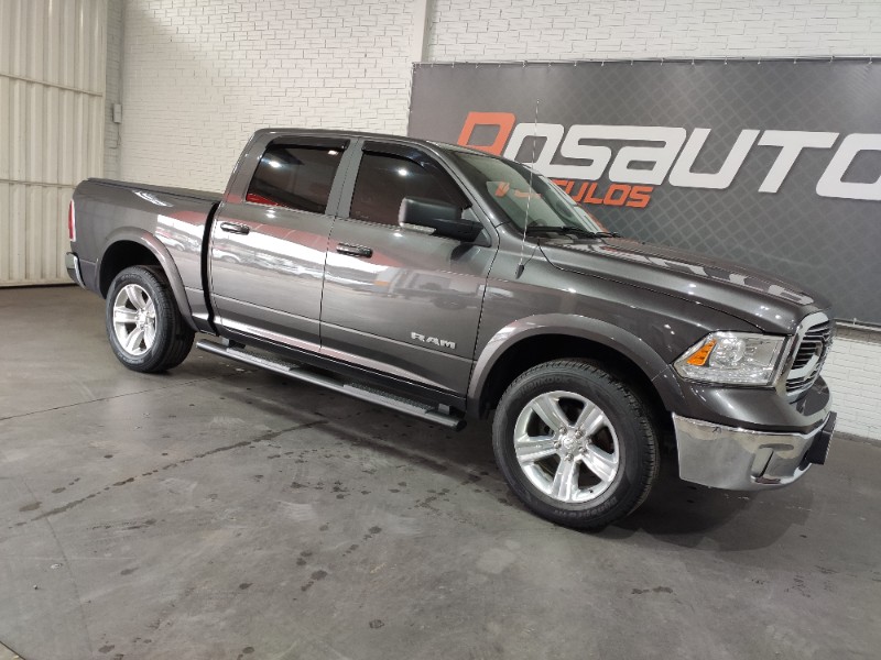 DODGE RAM 5.7 1500 LARAMIE 4X4 V8 2023/2023 ROSAUTO VEÍCULOS VENÂNCIO AIRES / Carros no Vale