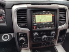 DODGE RAM 5.7 1500 LARAMIE 4X4 V8 2023/2023 ROSAUTO VEÍCULOS VENÂNCIO AIRES / Carros no Vale