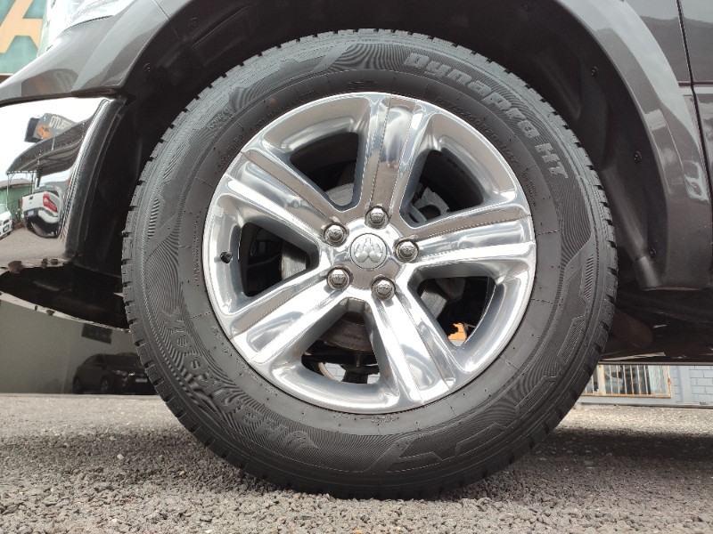 DODGE RAM 5.7 1500 LARAMIE 4X4 V8 2023/2023 ROSAUTO VEÍCULOS VENÂNCIO AIRES / Carros no Vale