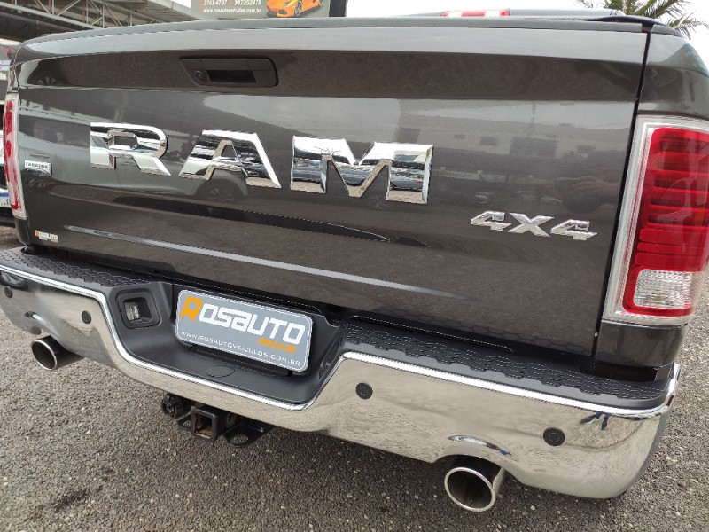 DODGE RAM 5.7 1500 LARAMIE 4X4 V8 2023/2023 ROSAUTO VEÍCULOS VENÂNCIO AIRES / Carros no Vale