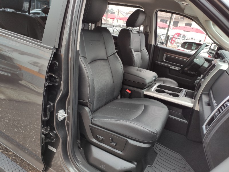 DODGE RAM 5.7 1500 LARAMIE 4X4 V8 2023/2023 ROSAUTO VEÍCULOS VENÂNCIO AIRES / Carros no Vale
