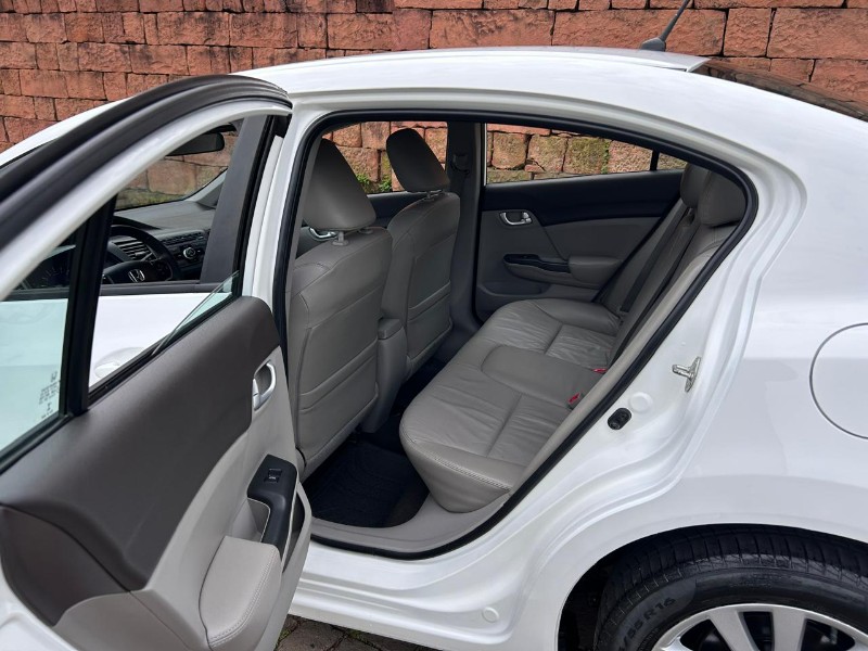 HONDA CIVIC SEDAN LXR 2.0 FLEXONE 16V AUT. 4P 2014/2014 LS MULTIMARCAS VENÂNCIO AIRES / Carros no Vale