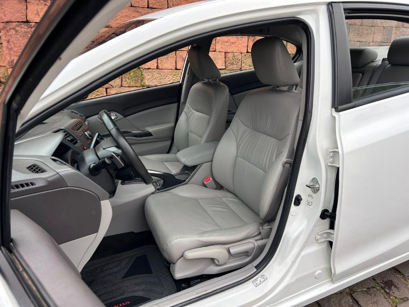HONDA CIVIC SEDAN LXR 2.0 FLEXONE 16V AUT. 4P 2014/2014 LS MULTIMARCAS VENÂNCIO AIRES / Carros no Vale