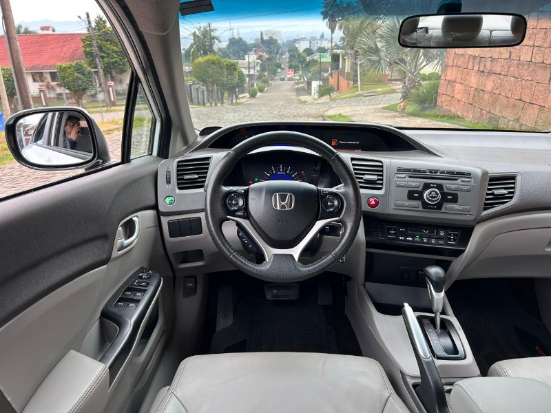 HONDA CIVIC SEDAN LXR 2.0 FLEXONE 16V AUT. 4P 2014/2014 LS MULTIMARCAS VENÂNCIO AIRES / Carros no Vale