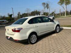 FIAT GRAND SIENA ESSENCE 1.6 16V 2015 /2015 NEURI VEÍCULOS LAJEADO / Carros no Vale