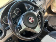 FIAT GRAND SIENA ESSENCE 1.6 16V 2015 /2015 NEURI VEÍCULOS LAJEADO / Carros no Vale