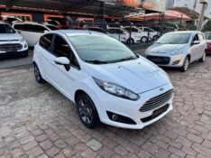 FORD NEW FIESTA 1.6 SE HATCH 16V FLEX 4P POWERSHIFT 2015/2016 AR MULTIMARCAS VENÂNCIO AIRES / Carros no Vale