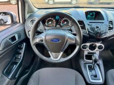 FORD NEW FIESTA 1.6 SE HATCH 16V FLEX 4P POWERSHIFT 2015/2016 AR MULTIMARCAS VENÂNCIO AIRES / Carros no Vale