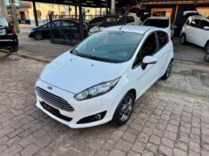 FORD NEW FIESTA 1.6 SE HATCH 16V FLEX 4P POWERSHIFT 2015/2016 AR MULTIMARCAS VENÂNCIO AIRES / Carros no Vale