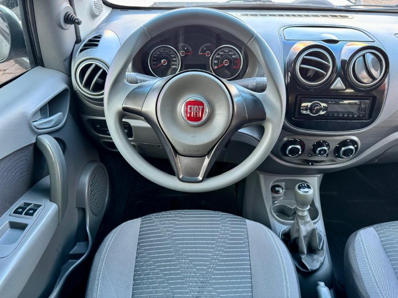 FIAT PALIO 1.0 MPI ATTRACTIVE 8V FLEX 4P MANUAL 2015/2016 AR MULTIMARCAS VENÂNCIO AIRES / Carros no Vale