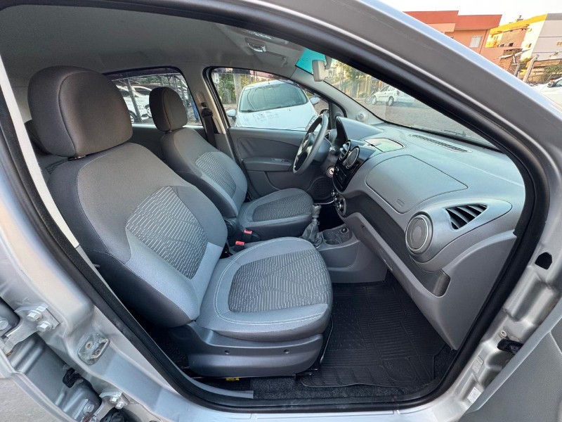 FIAT PALIO 1.0 MPI ATTRACTIVE 8V FLEX 4P MANUAL 2015/2016 AR MULTIMARCAS VENÂNCIO AIRES / Carros no Vale