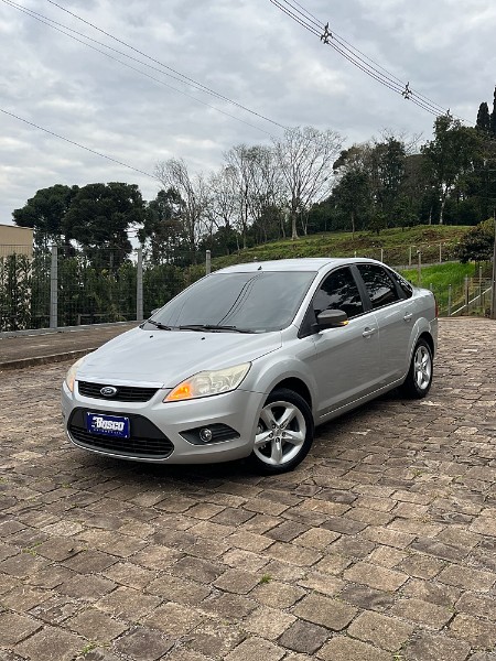 FORD FOCUS SEDAN 2.0 GLX SEDAN 16V FLEX 4P MANUAL 2010/2010 BOSCO AUTOMÓVEIS GUAPORÉ / Carros no Vale