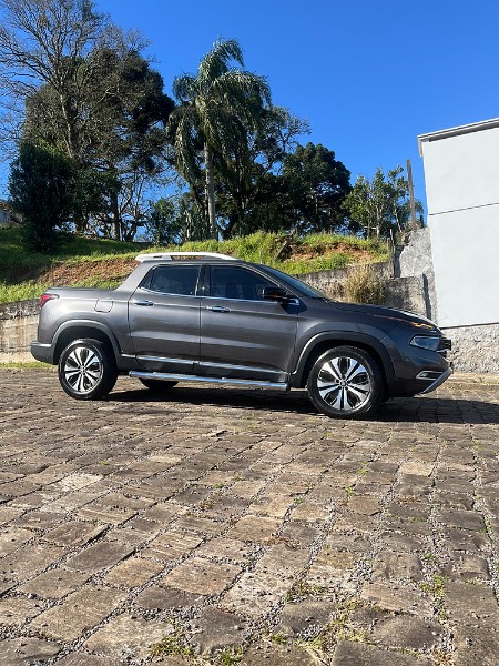 FIAT TORO 2.0 16V TURBO DIESEL VOLCANO 4WD AUTOMÁTICO 2022/2022 BOSCO AUTOMÓVEIS GUAPORÉ / Carros no Vale