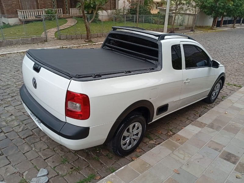 VOLKSWAGEN SAVEIRO 1.6 CE 2013/2014 ALTERNATIVA VEÍCULOS LAJEADO / Carros no Vale