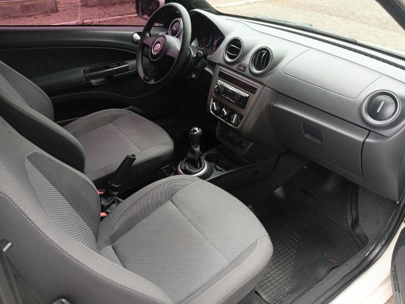 VOLKSWAGEN SAVEIRO 1.6 CE 2013/2014 ALTERNATIVA VEÍCULOS LAJEADO / Carros no Vale