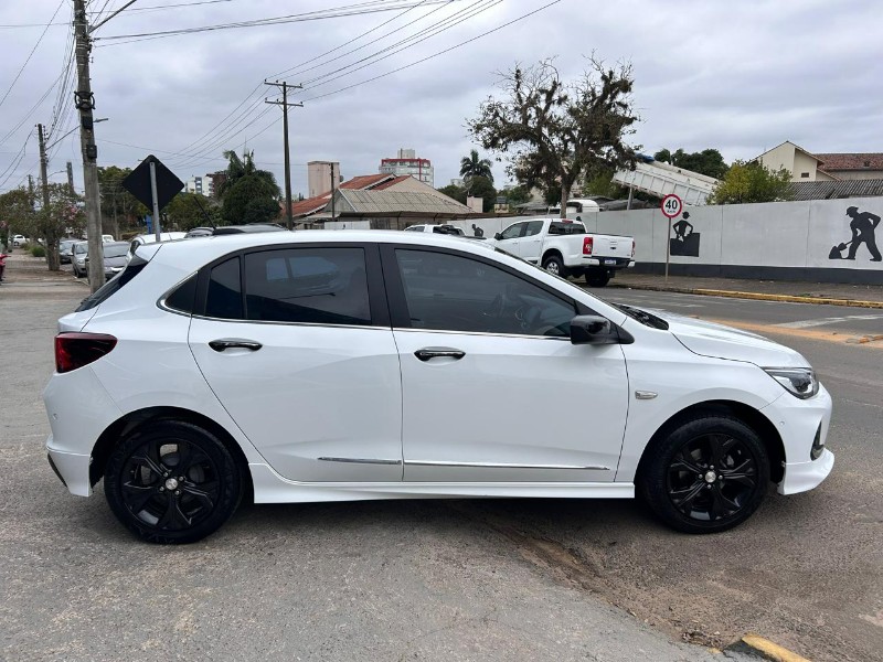 CHEVROLET ONIX HATCH PREM 1.0 12V TB FLEX 5P AUT. 2020/2020 LS MULTIMARCAS VENÂNCIO AIRES / Carros no Vale
