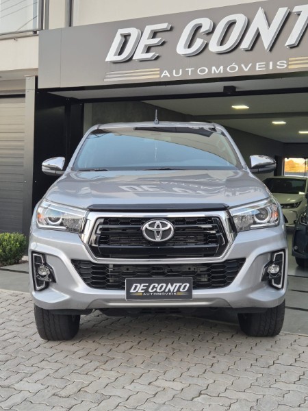 TOYOTA HILUX 2.8 SRX 4X4 16V 2019/2019 DE CONTO AUTOMÓVEIS SARANDI / Carros no Vale