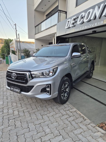 TOYOTA HILUX 2.8 SRX 4X4 16V 2019/2019 DE CONTO AUTOMÓVEIS SARANDI / Carros no Vale