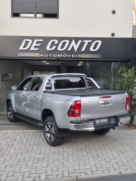 TOYOTA HILUX 2.8 SRX 4X4 16V 2019/2019 DE CONTO AUTOMÓVEIS SARANDI / Carros no Vale