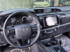 TOYOTA HILUX 2.8 SRX 4X4 16V 2019/2019 DE CONTO AUTOMÓVEIS SARANDI / Carros no Vale