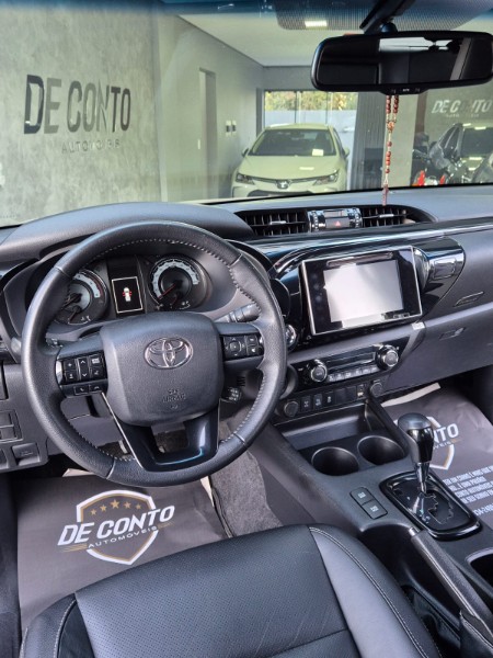 TOYOTA HILUX 2.8 SRX 4X4 16V 2019/2019 DE CONTO AUTOMÓVEIS SARANDI / Carros no Vale