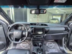 TOYOTA HILUX 2.8 SRX 4X4 16V 2019/2019 DE CONTO AUTOMÓVEIS SARANDI / Carros no Vale