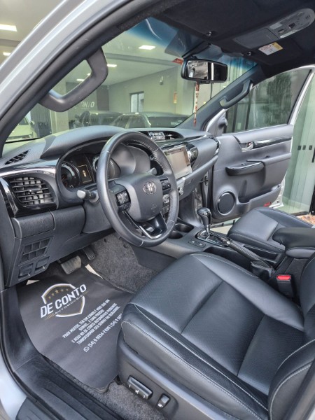 TOYOTA HILUX 2.8 SRX 4X4 16V 2019/2019 DE CONTO AUTOMÓVEIS SARANDI / Carros no Vale