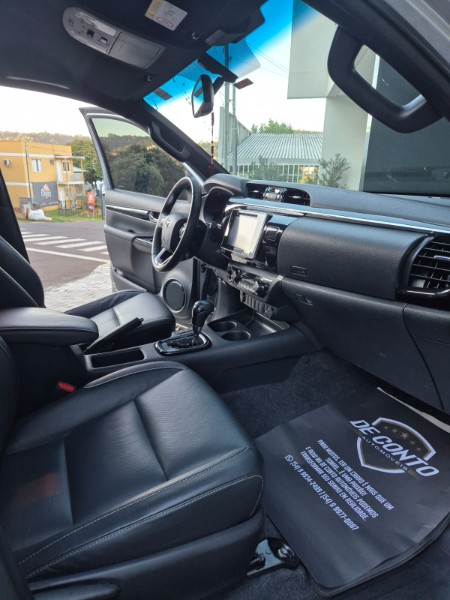 TOYOTA HILUX 2.8 SRX 4X4 16V 2019/2019 DE CONTO AUTOMÓVEIS SARANDI / Carros no Vale