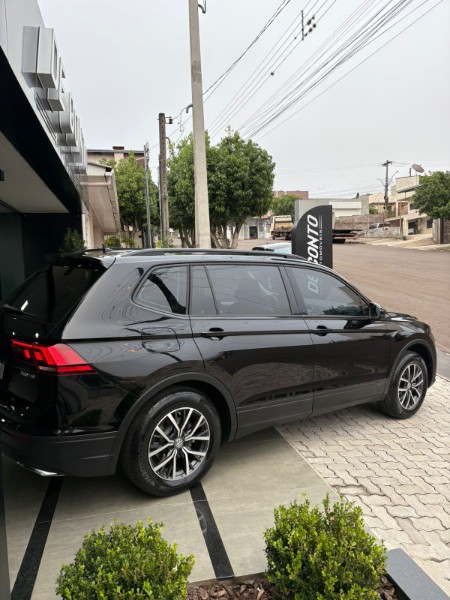 VOLKSWAGEN TIGUAN 1.4 ALLSPACE COMFORT 250 TSI 2019/2020 DE CONTO AUTOMÓVEIS SARANDI / Carros no Vale