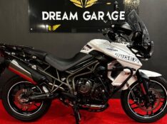 TRIUMPH TIGER 800 XRX /2019 EXCLUSIVO VEÍCULOS SANTA CRUZ DO SUL / Carros no Vale