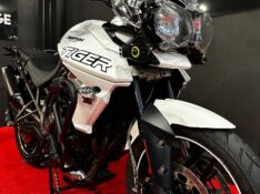 TRIUMPH TIGER 800 XRX /2019 EXCLUSIVO VEÍCULOS SANTA CRUZ DO SUL / Carros no Vale