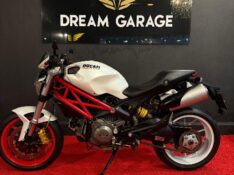 DUCATI MONSTER 796 /2013 EXCLUSIVO VEÍCULOS SANTA CRUZ DO SUL / Carros no Vale
