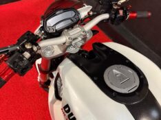 DUCATI MONSTER 796 /2013 EXCLUSIVO VEÍCULOS SANTA CRUZ DO SUL / Carros no Vale