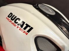 DUCATI MONSTER 796 /2013 EXCLUSIVO VEÍCULOS SANTA CRUZ DO SUL / Carros no Vale