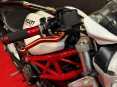 DUCATI MONSTER 796 /2013 EXCLUSIVO VEÍCULOS SANTA CRUZ DO SUL / Carros no Vale