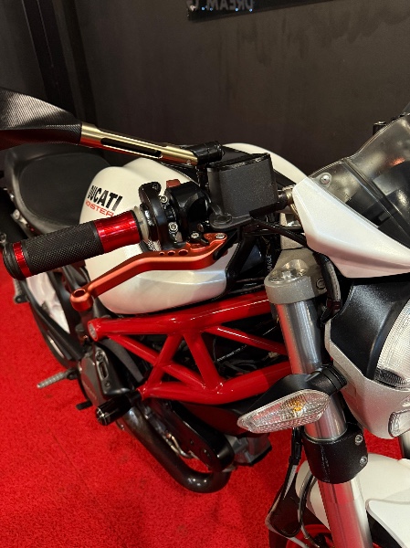 DUCATI MONSTER 796 /2013 EXCLUSIVO VEÍCULOS SANTA CRUZ DO SUL / Carros no Vale