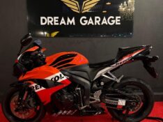 HONDA MOTOS CBR 600 RR /2008 EXCLUSIVO VEÍCULOS SANTA CRUZ DO SUL / Carros no Vale