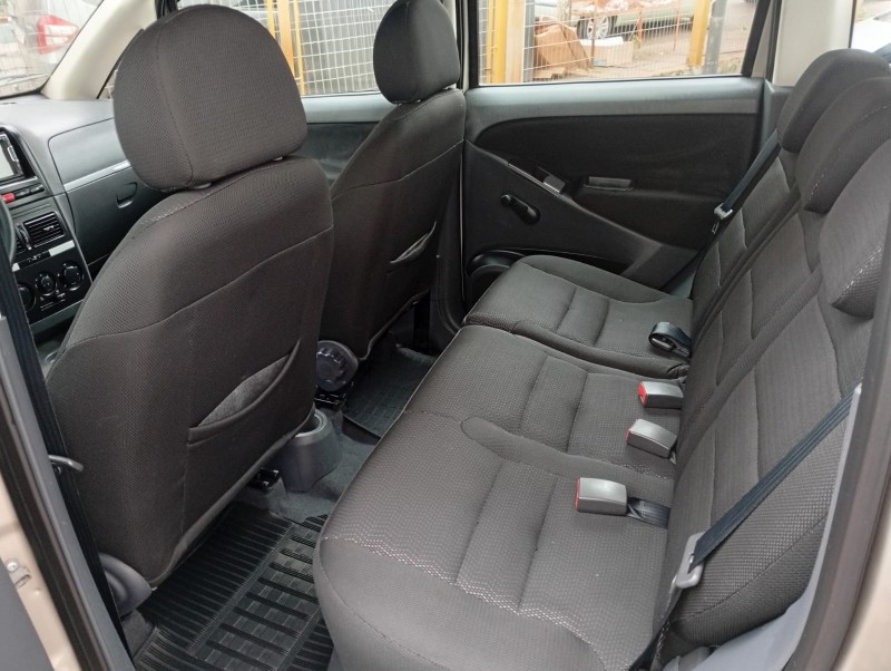 FIAT IDEA ELX 1.4 2009/2010 ALTERNATIVA VEÍCULOS LAJEADO / Carros no Vale