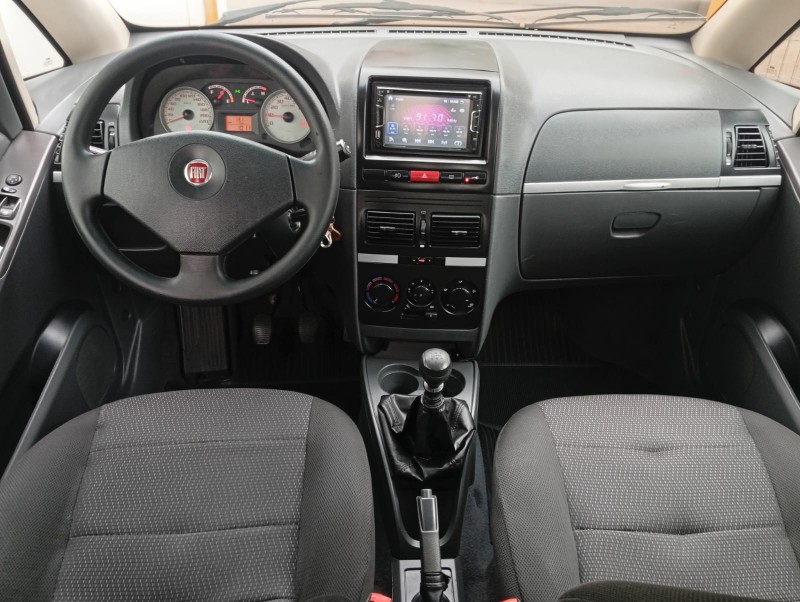 FIAT IDEA ELX 1.4 2009/2010 ALTERNATIVA VEÍCULOS LAJEADO / Carros no Vale