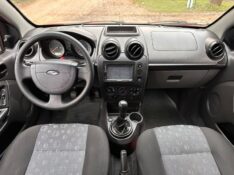 FORD FIESTA 1.0 2014/2014 MENEGHINI VEÍCULOS ARROIO DO MEIO / Carros no Vale