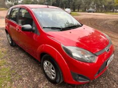 FORD FIESTA 1.0 2014/2014 MENEGHINI VEÍCULOS ARROIO DO MEIO / Carros no Vale
