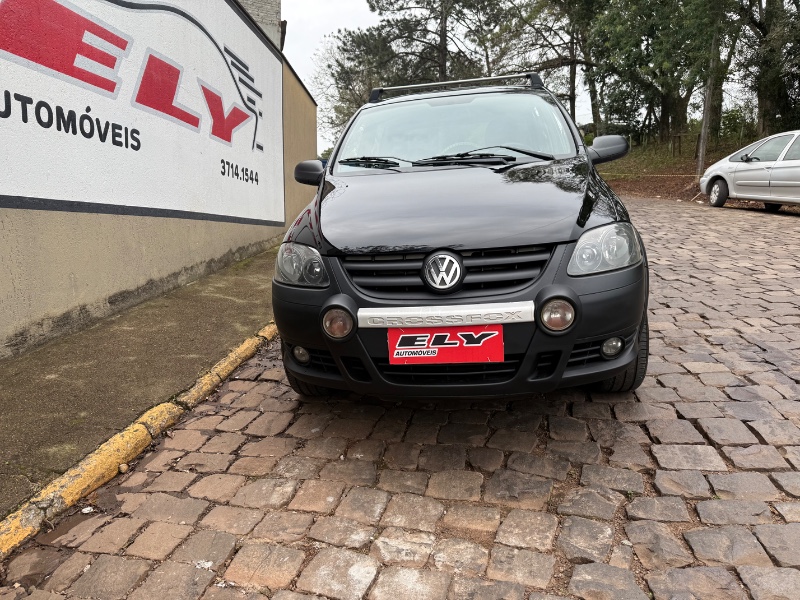 VOLKSWAGEN CROSSFOX 1.6 2010/2010 ELY AUTOMÓVEIS LAJEADO / Carros no Vale