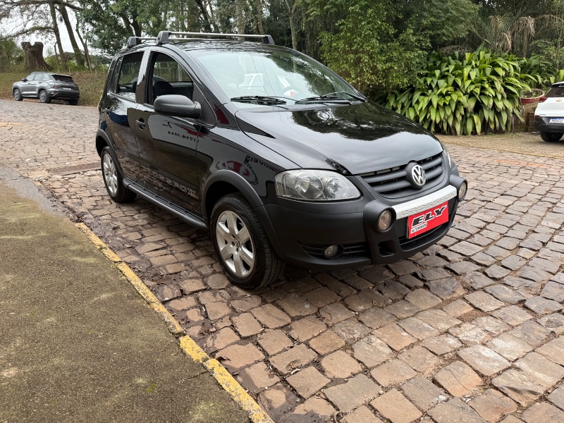 VOLKSWAGEN CROSSFOX 1.6 2010/2010 ELY AUTOMÓVEIS LAJEADO / Carros no Vale