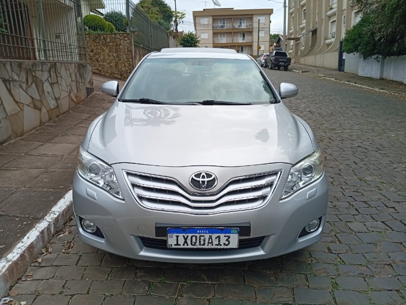 TOYOTA CAMRY XLE 3.5 2010/2010 ALTERNATIVA VEÍCULOS LAJEADO / Carros no Vale