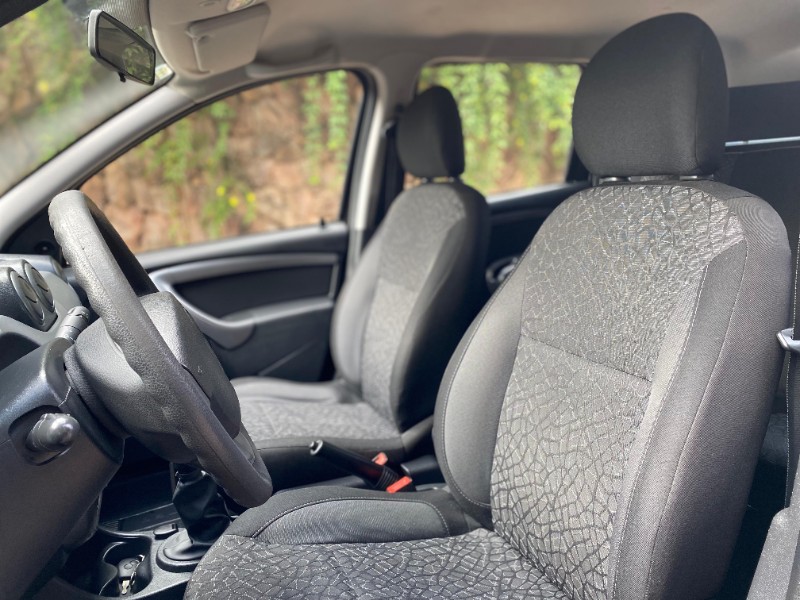 RENAULT DUSTER EXPRESSION 1.6 2014/2015 ESTAÇÃO DO CARRO ESTRELA / Carros no Vale