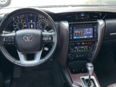 TOYOTA SW4 SRX 2.8 TURBO /2017 IDEAL VEÍCULOS LAJEADO / Carros no Vale