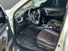 TOYOTA SW4 SRX 2.8 TURBO /2017 IDEAL VEÍCULOS LAJEADO / Carros no Vale