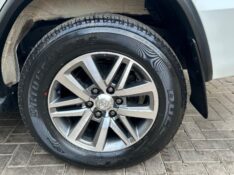 TOYOTA SW4 SRX 2.8 TURBO /2017 IDEAL VEÍCULOS LAJEADO / Carros no Vale
