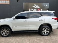 TOYOTA SW4 SRX 2.8 TURBO /2017 IDEAL VEÍCULOS LAJEADO / Carros no Vale